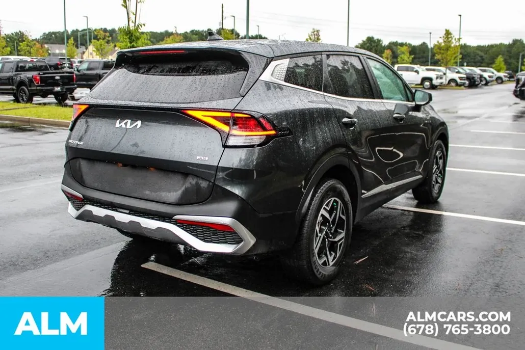 2024 Kia Sportage LX photo 1