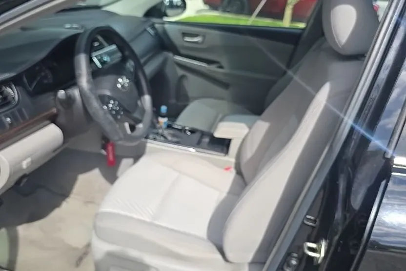 2015 Toyota Camry LE photo 1