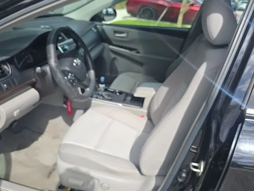 2015 Toyota Camry LE photo 1