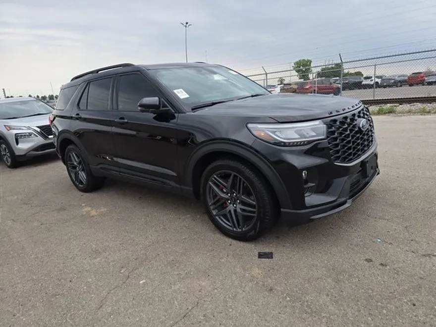 2025 Ford Explorer ST photo 1