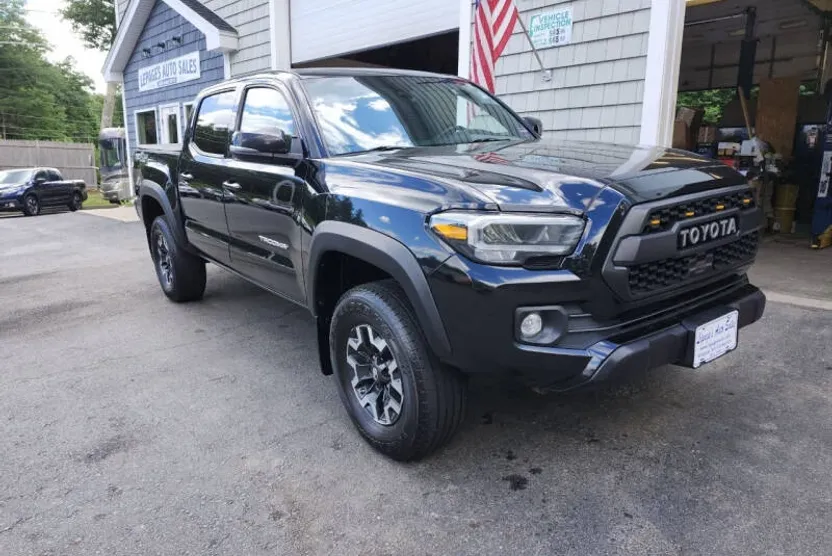 2020 Toyota Tacoma TRD Off-Road photo 1