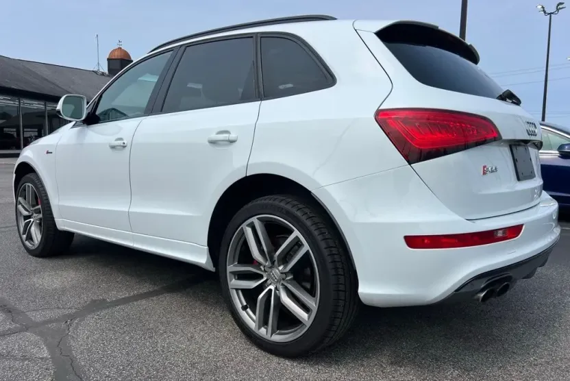 2016 Audi SQ5 Premium Plus photo 1