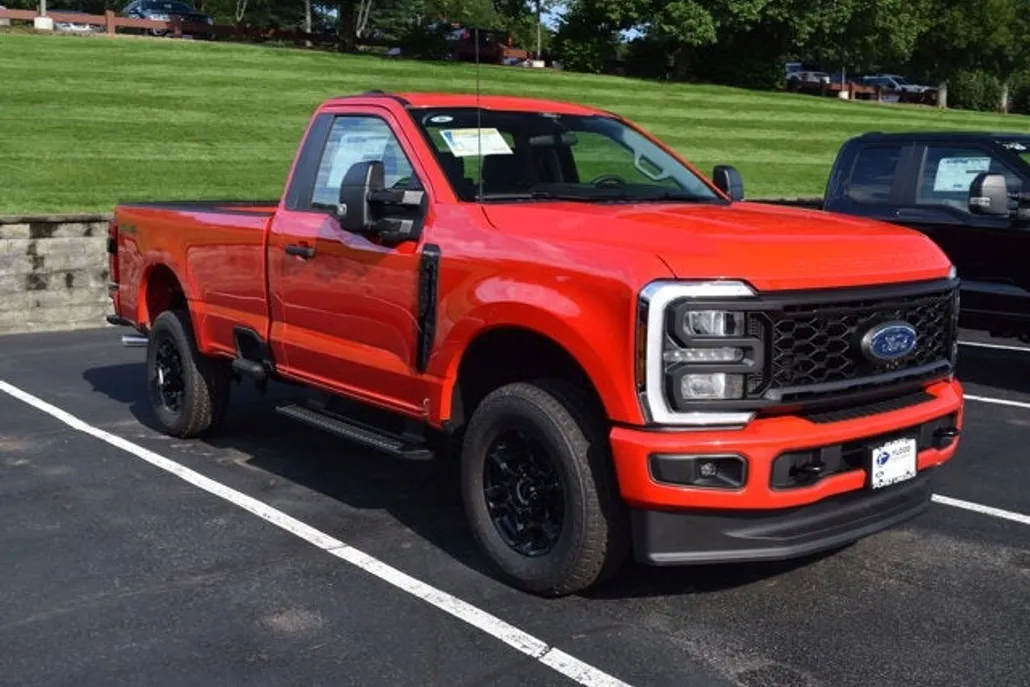 2025 Ford F-350 XL photo 1