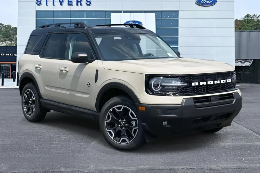 2025 Ford Bronco Sport Outer Banks photo 1