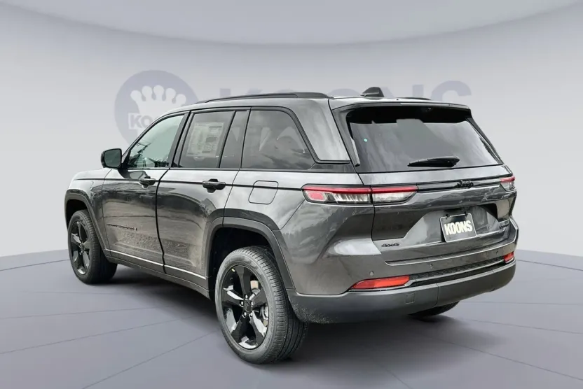 2025 Jeep Grand Cherokee Limited photo 1