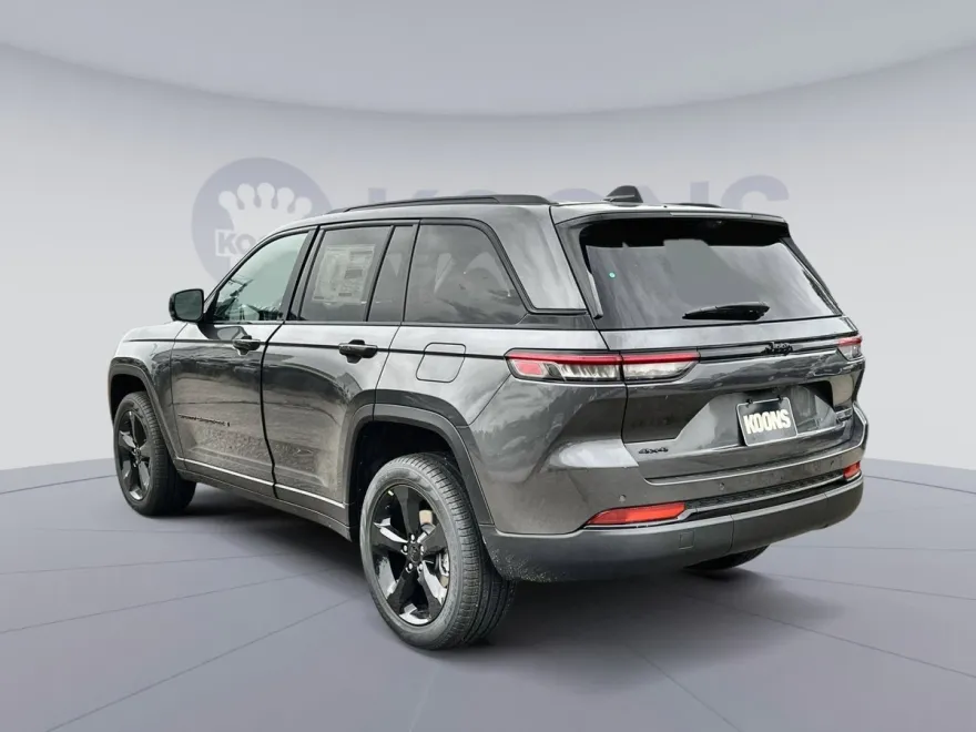 2025 Jeep Grand Cherokee Limited photo 1
