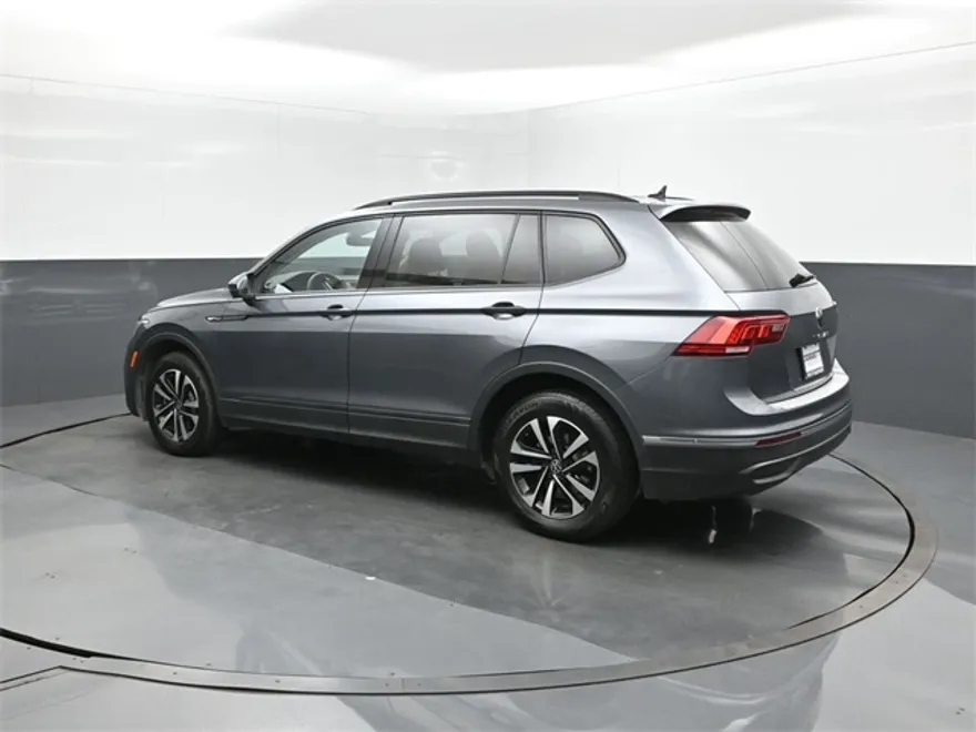 2023 Volkswagen Tiguan S photo 1