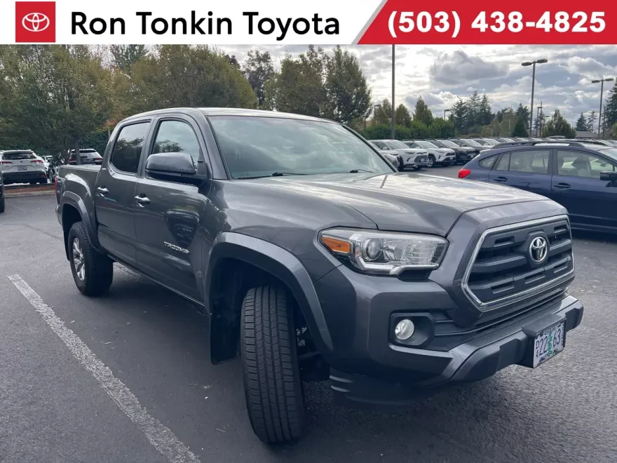 2016 Toyota Tacoma SR5 photo 1