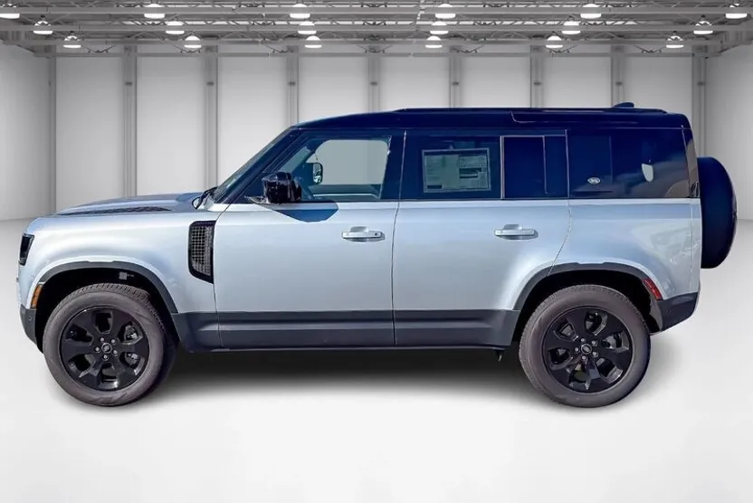 2024 Land Rover Defender 110 S photo 1