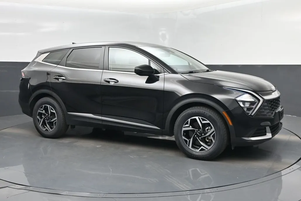 2023 Kia Sportage LX photo 1