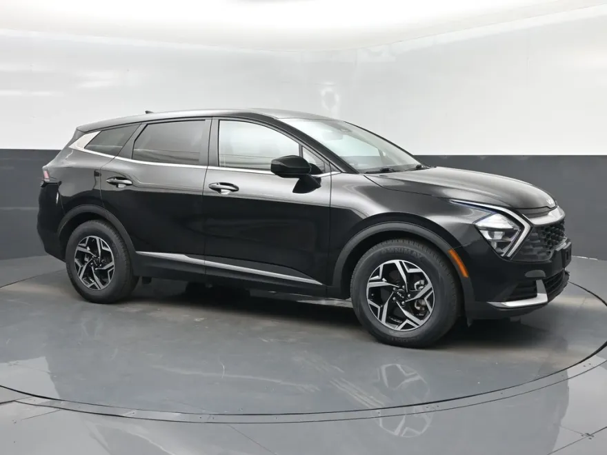 2023 Kia Sportage LX photo 1