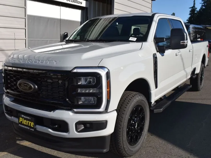 2025 Ford F-350 XLT photo 1