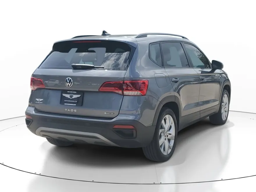 2023 Volkswagen Taos S photo 1