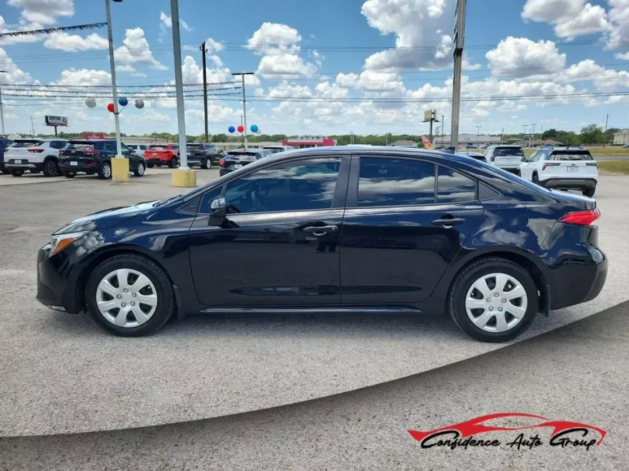 2023 Toyota Corolla Hybrid LE photo 1
