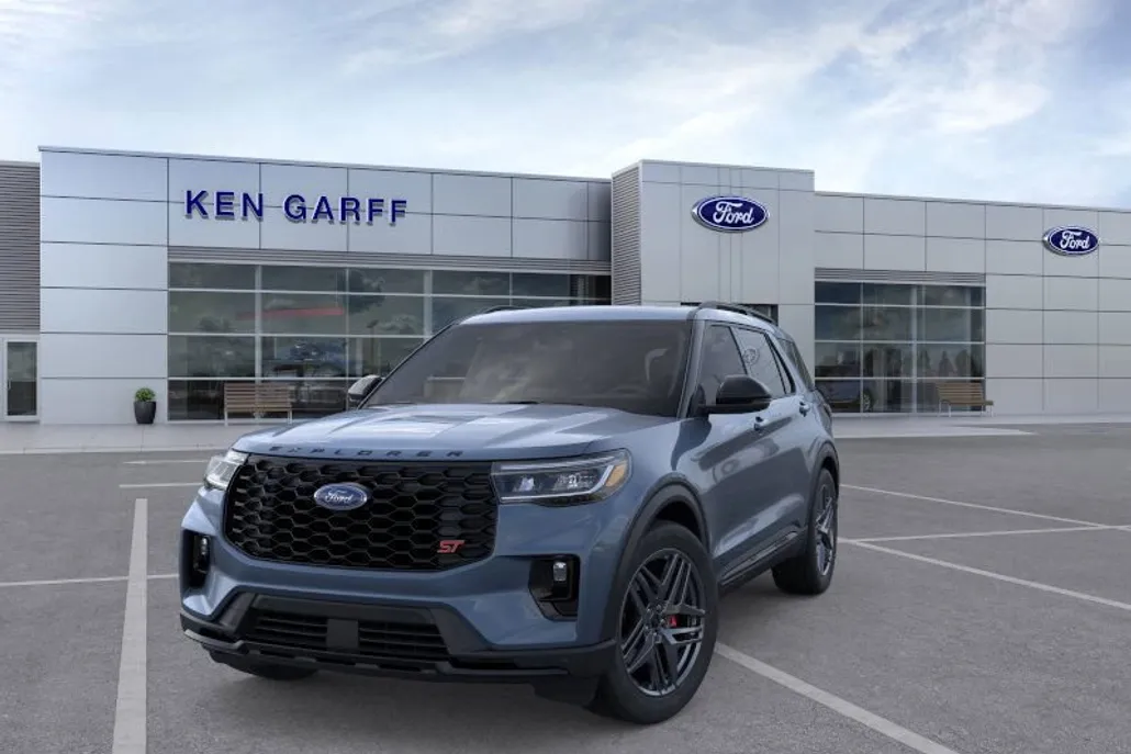 2025 Ford Explorer ST photo 1