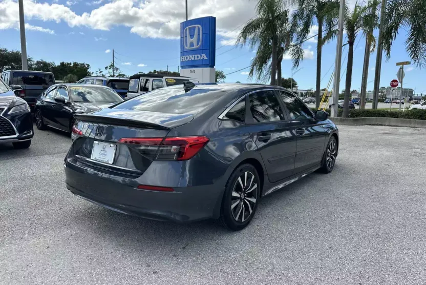 2022 Honda Civic EX photo 1