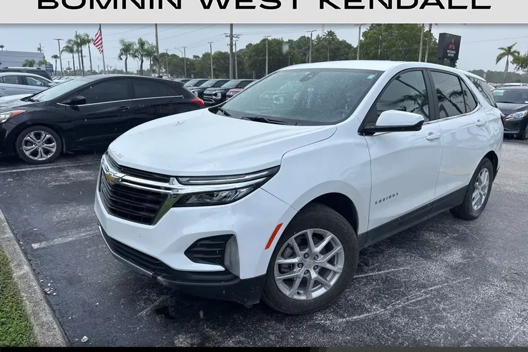 2024 Chevrolet Equinox LT photo 1