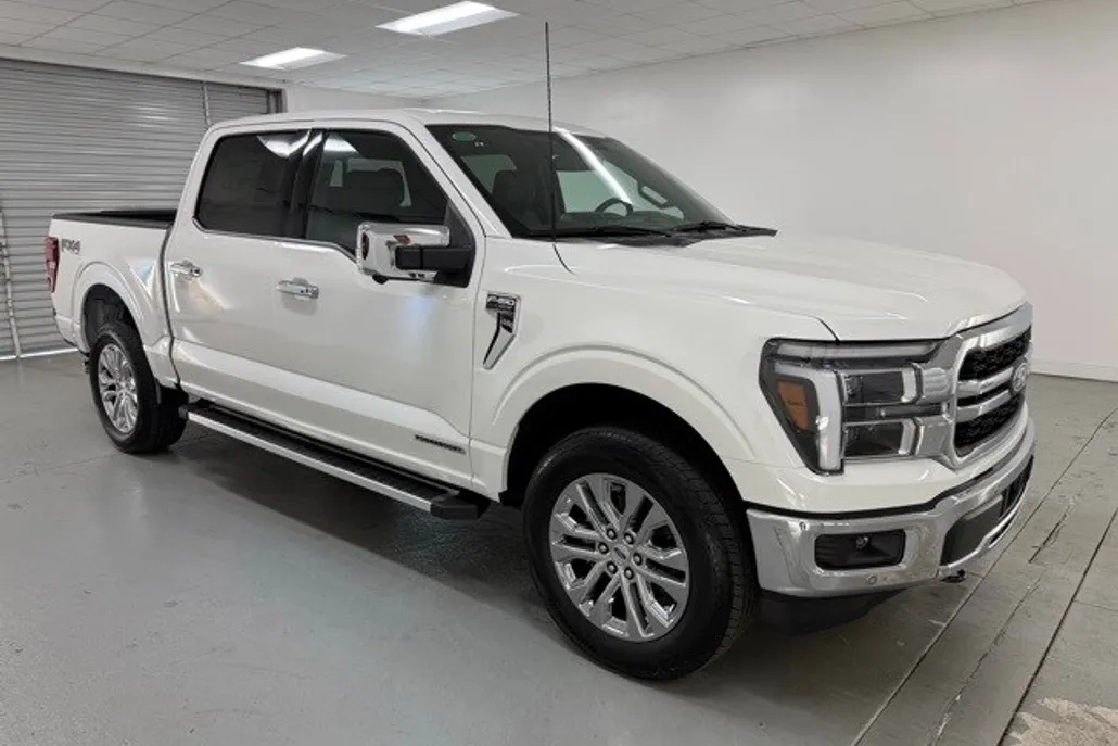 2025 Ford F-150 Lariat photo 1