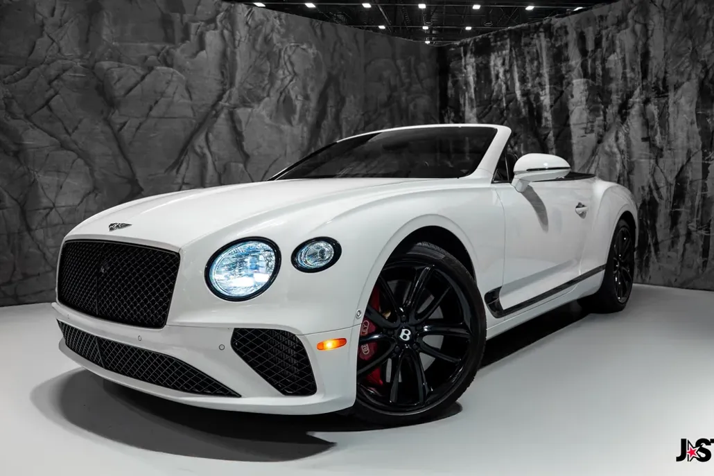 2022 Bentley Continental GT V8 photo 1