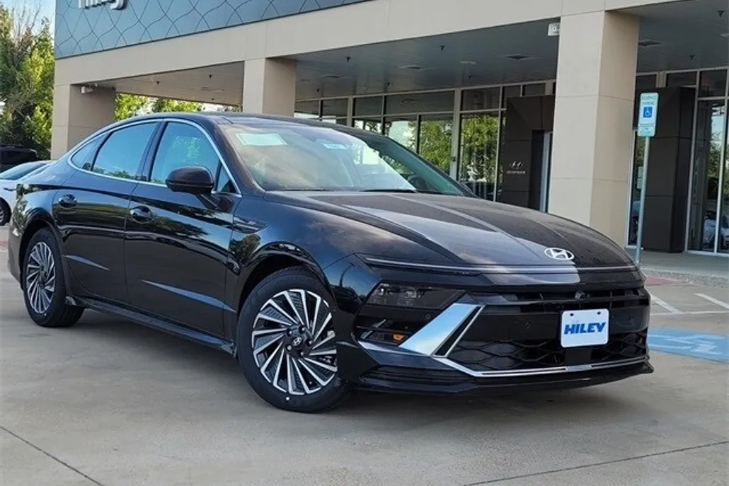 2025 Hyundai Sonata Hybrid Limited photo 1