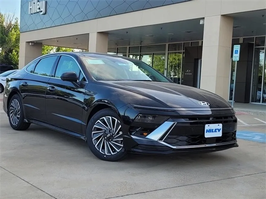 2025 Hyundai Sonata Hybrid Limited photo 1
