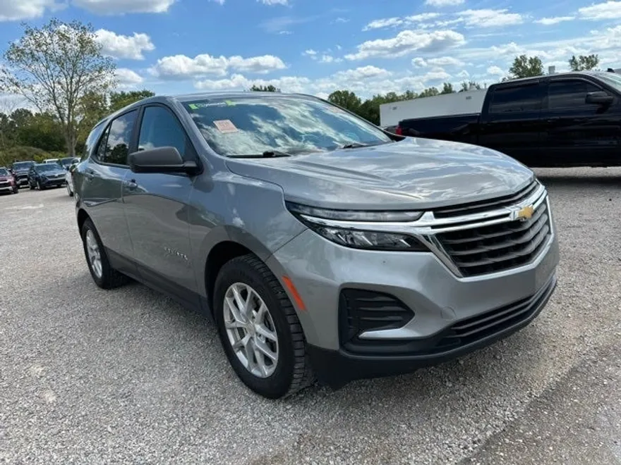 2024 Chevrolet Equinox LS photo 1