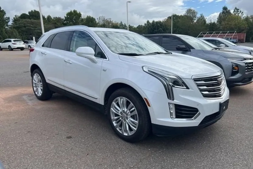 2017 Cadillac XT5 Premium Luxury photo 1