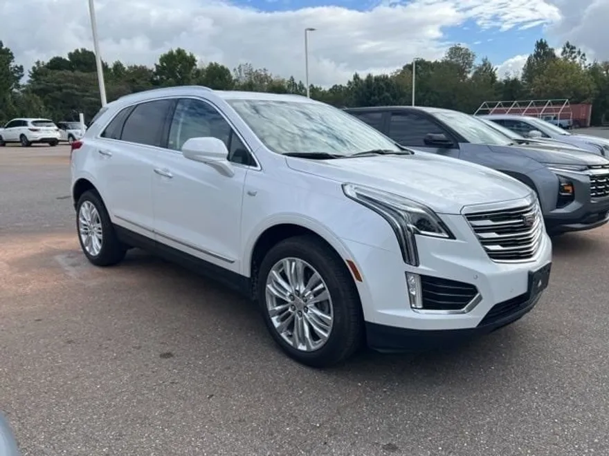 2017 Cadillac XT5 Premium Luxury photo 1