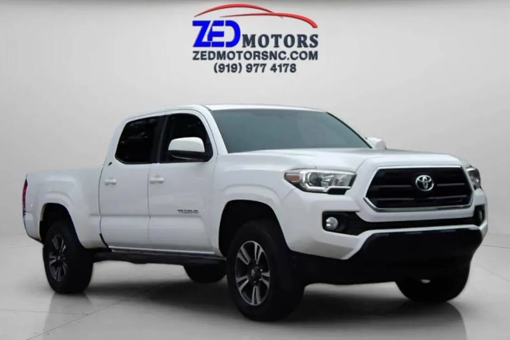 2016 Toyota Tacoma SR5 V6 photo 1