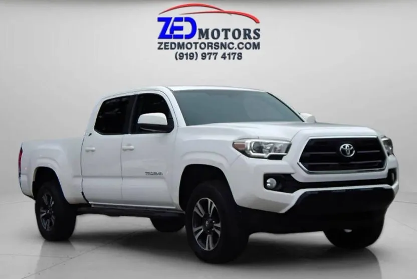 2016 Toyota Tacoma SR5 V6 photo 1