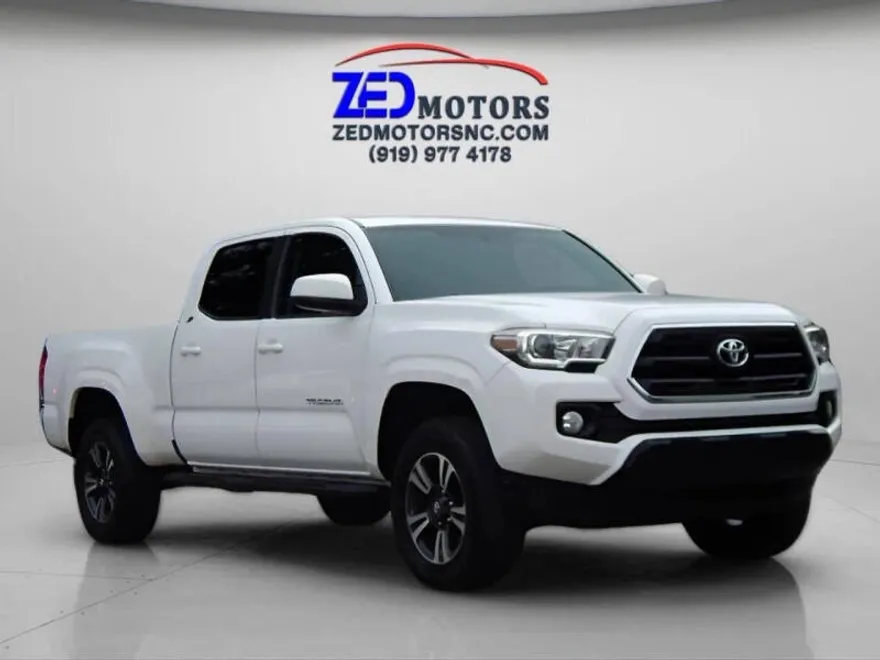 2016 Toyota Tacoma SR5 V6 photo 1