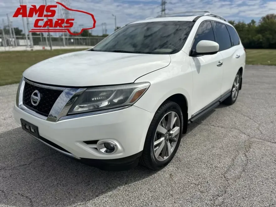 2013 Nissan Pathfinder Platinum photo 1