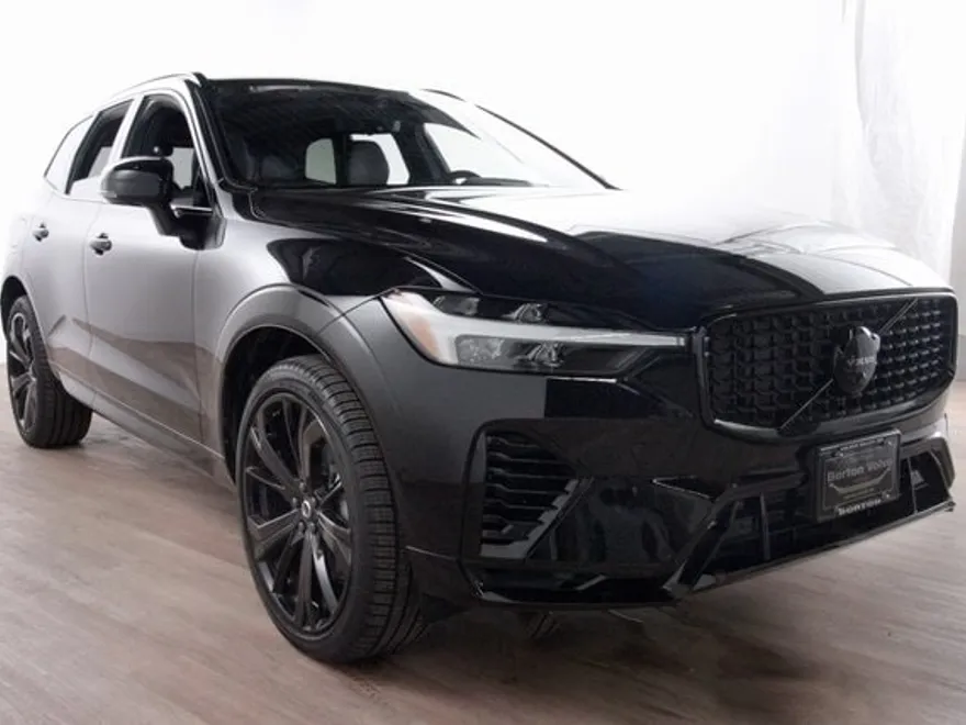 2025 Volvo XC60 Hybrid T8 Black Edition photo 1