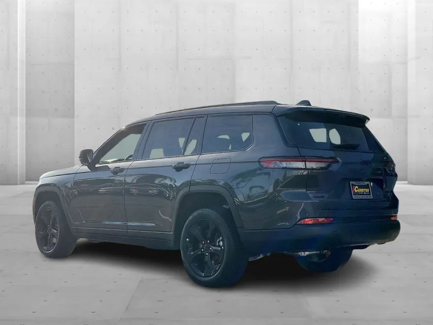 2025 Jeep Grand Cherokee L photo 1