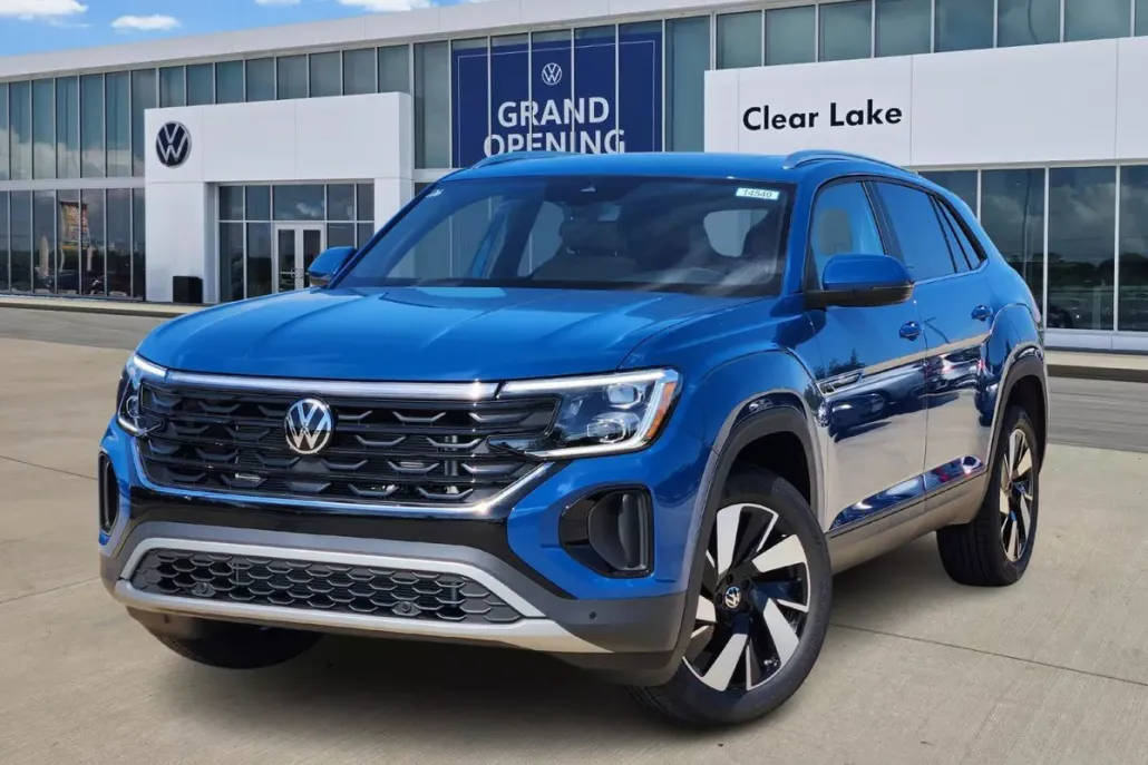 2026 Volkswagen Atlas Cross Sport SE Technology photo 1