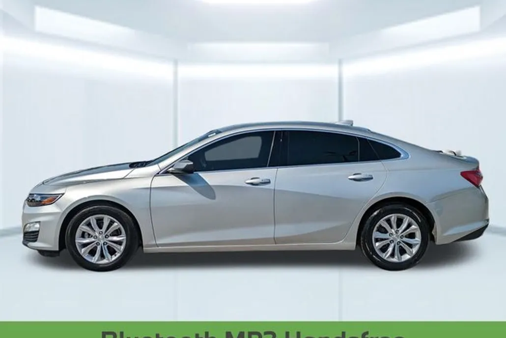2021 Chevrolet Malibu photo 1