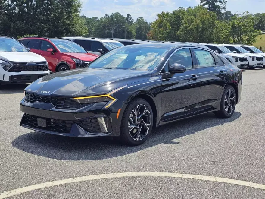 2025 Kia K5 GT-Line photo 1