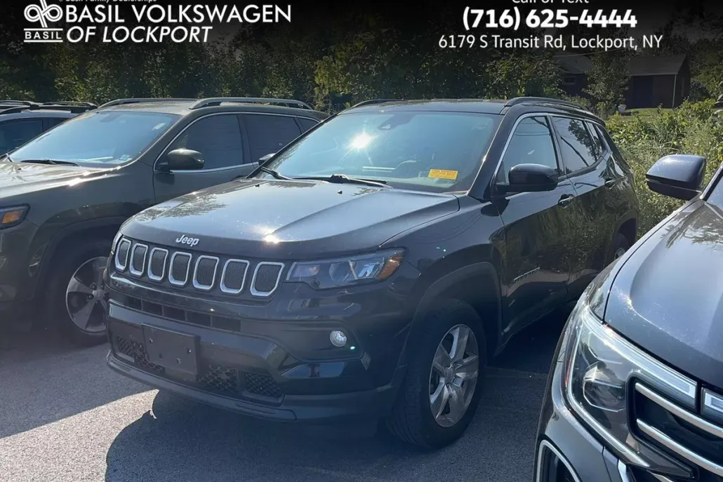2022 Jeep Compass Latitude photo 1