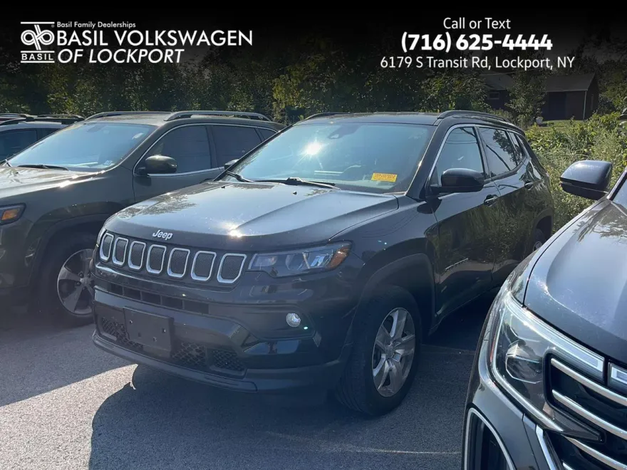 2022 Jeep Compass Latitude photo 1