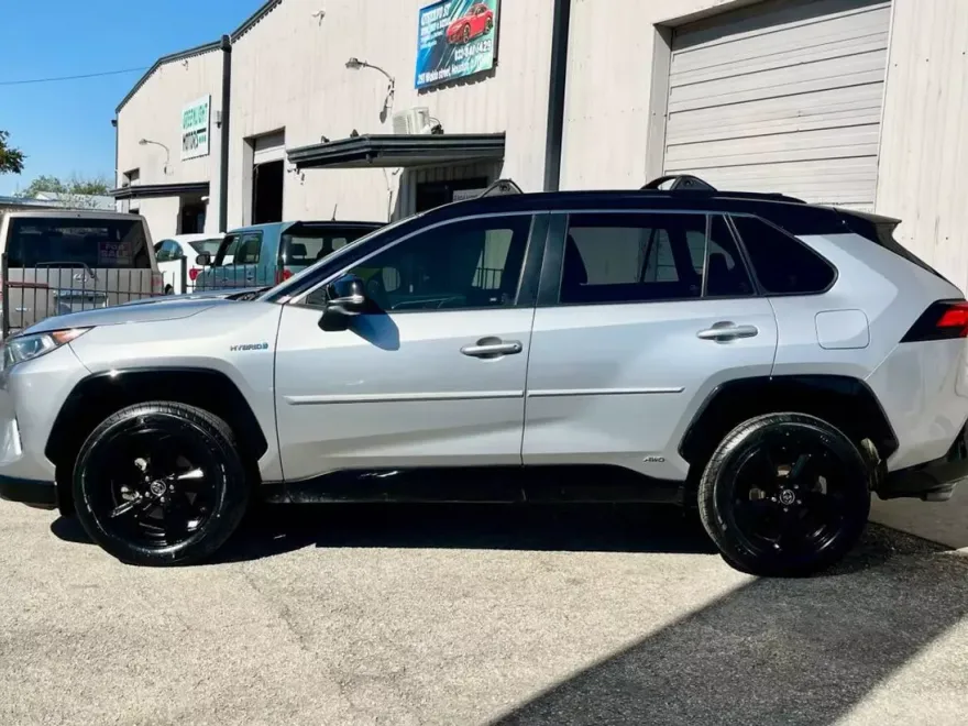 2019 Toyota RAV4 Hybrid XSE Sport photo 1