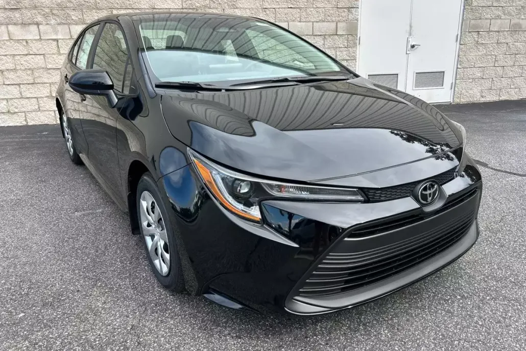 2026 Toyota Corolla LE photo 1