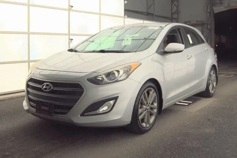 2016 Hyundai Elantra GT Base photo 1