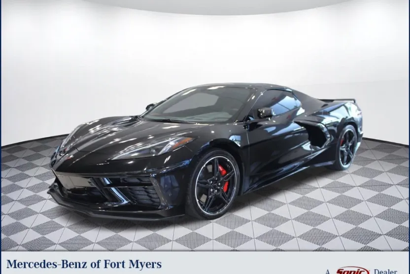 2021 Chevrolet Corvette Stingray 2LT Convertible photo 1
