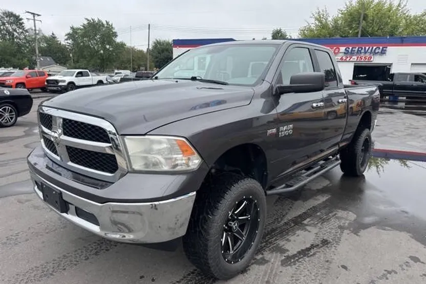2017 Ram 1500 SLT photo 1