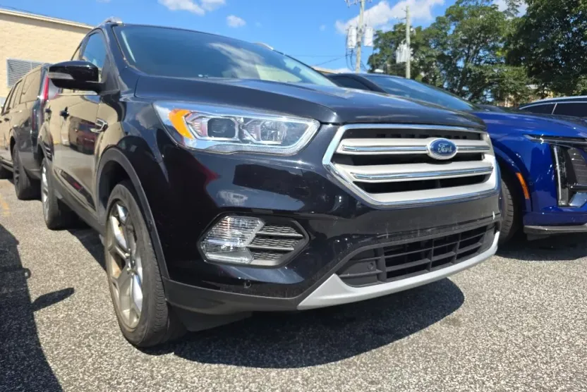 2019 Ford Escape Titanium photo 1