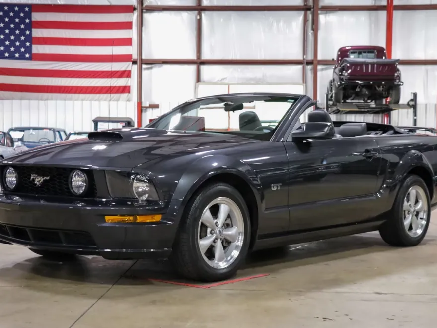 2008 Ford Mustang GT photo 1