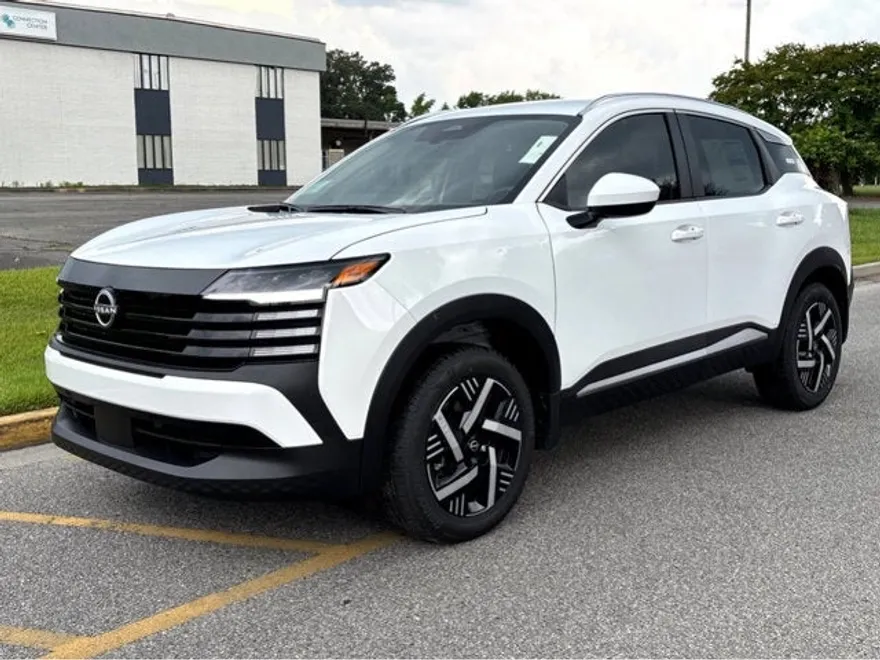 2025 Nissan Kicks SV photo 1