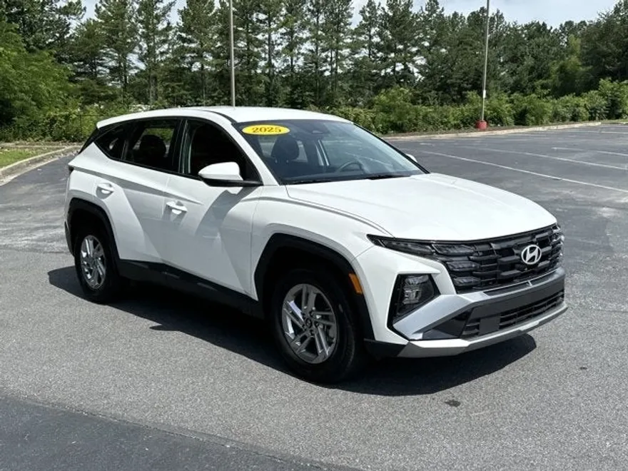2025 Hyundai Tucson SE photo 1