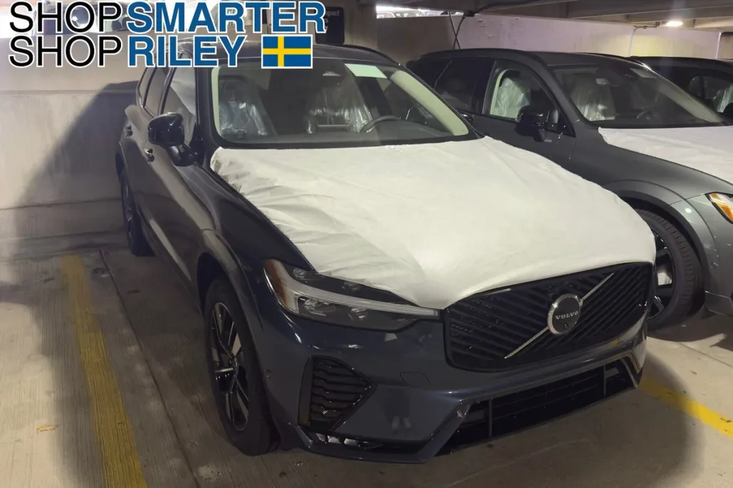 2026 Volvo XC60 B5 Plus photo 1