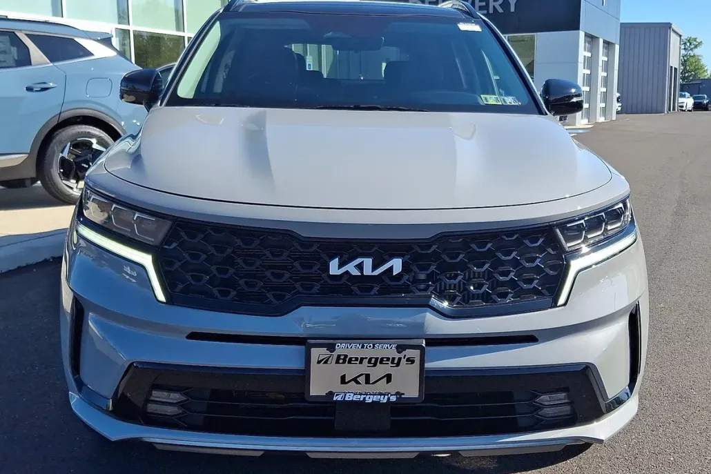 2022 Kia Sorento SX photo 1